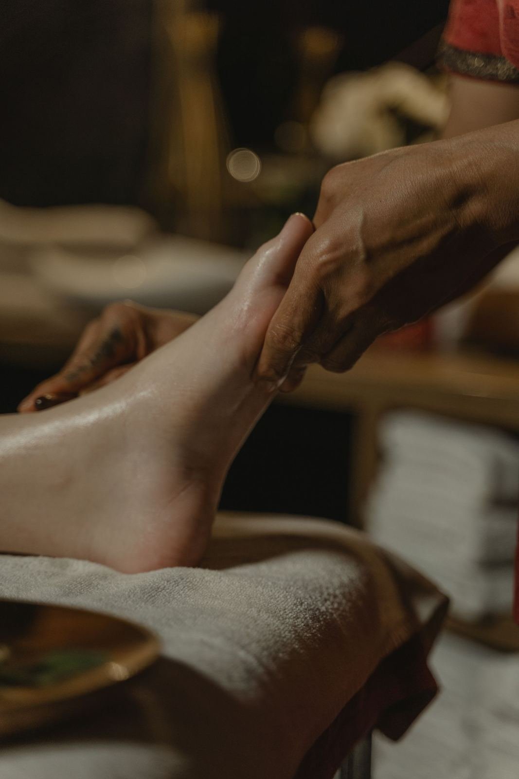 Close-up foot massage - Pada Abhyanga Ayurvedic Foot Massage Jaipur
