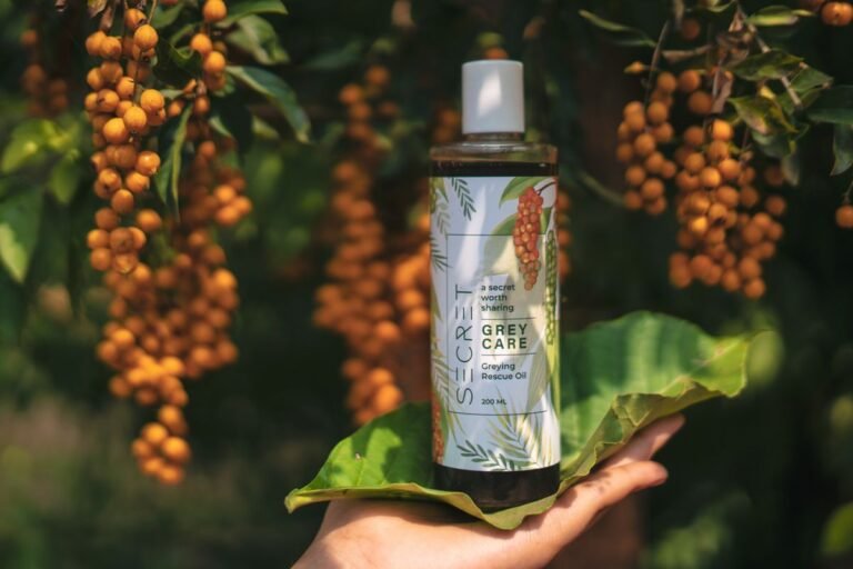 Herbal hair oil for premature graying of hair - Palitya Ayurvedic treatment in Jaipur